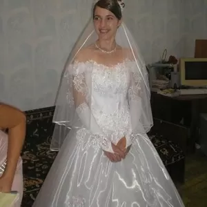 Срочно продается красивое свадебное платье на корсете 